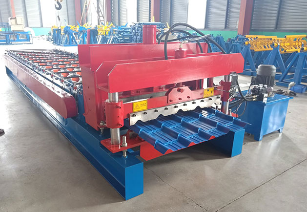 Glazed roof roll forming machine