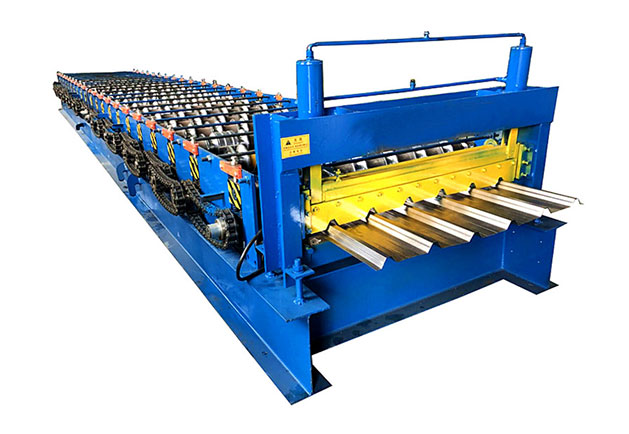 Trapezoidal roof roll forming machine