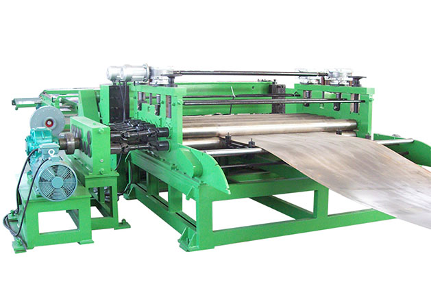 Leveling slitting machine